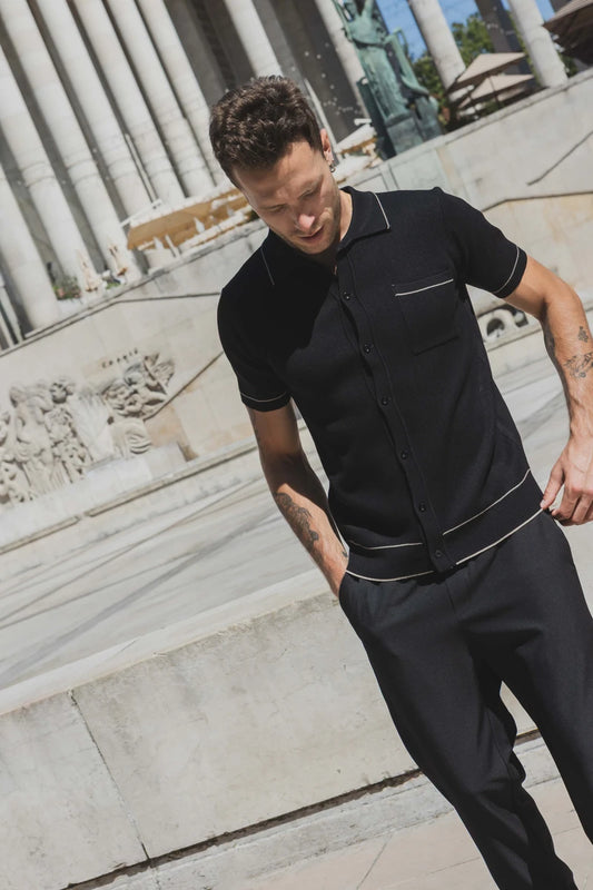 Camicia a Maniche Corte – Eleganza Estiva